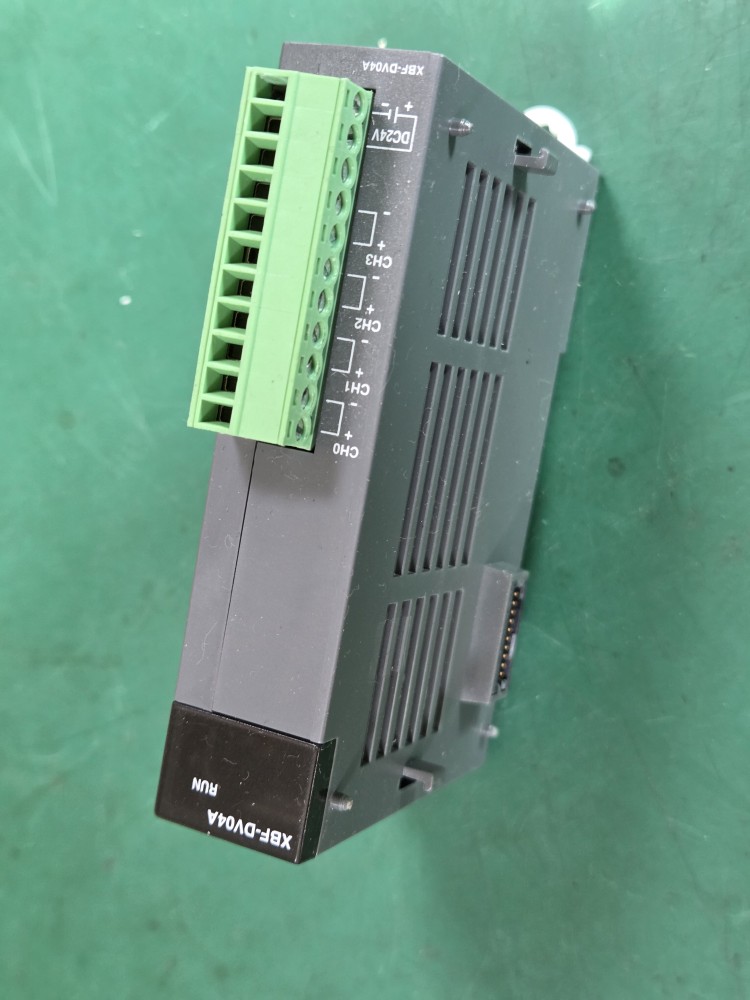 LS PLC D/A CONVERTER XBF-DV04A (중고)