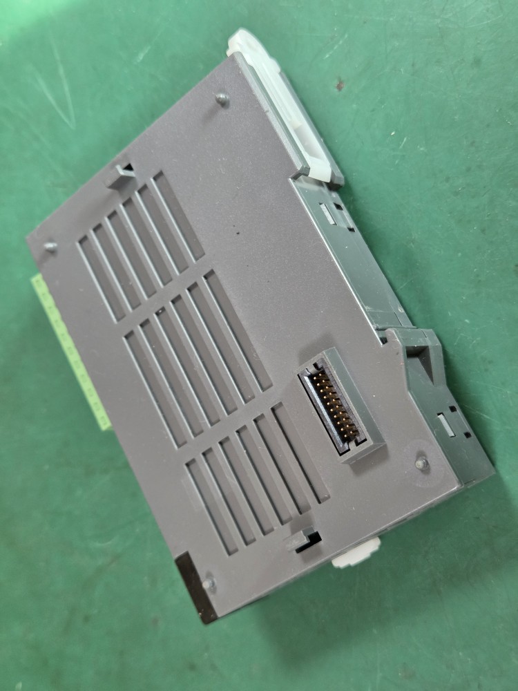 LS PLC D/A CONVERTER XBF-DV04A (중고)