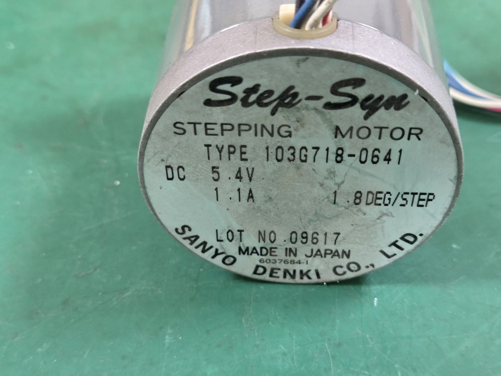 STEPPING MOTOR 103G718-0641 (중고)