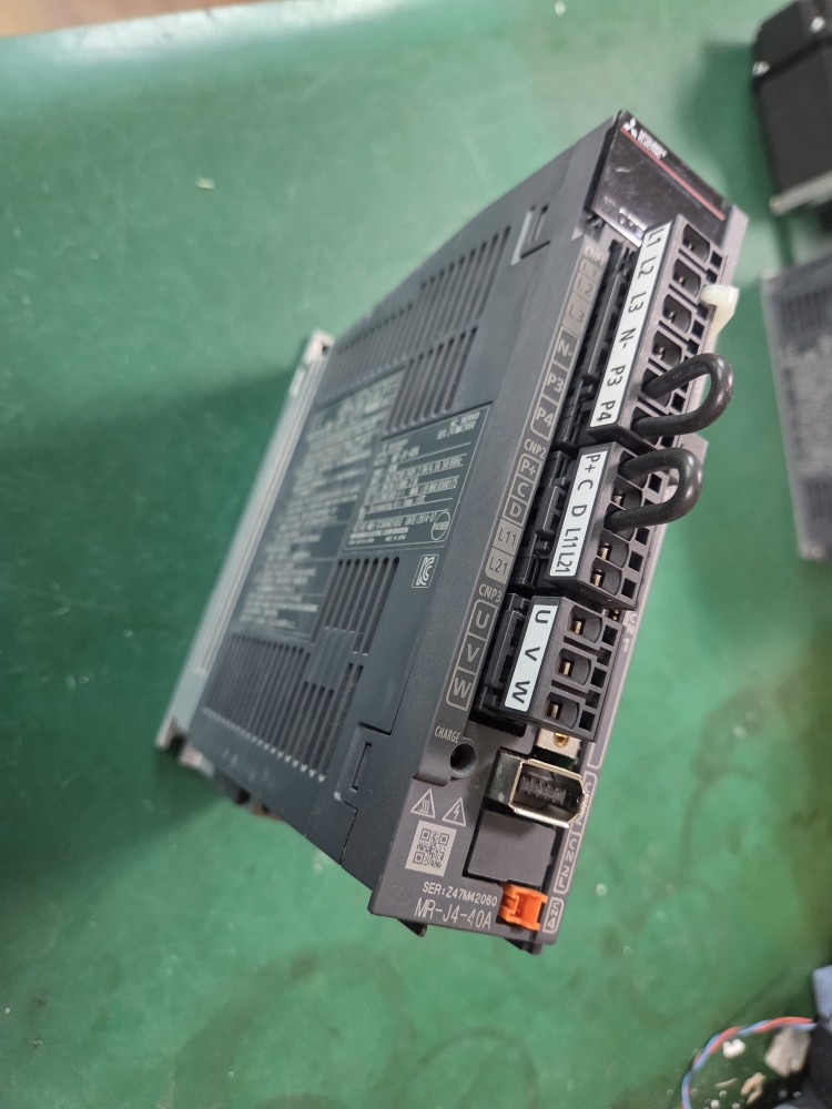 MITSUBISHI SERVO DRIVE MR-J4-40A(중고) 미쓰비씨 서보 드라이브