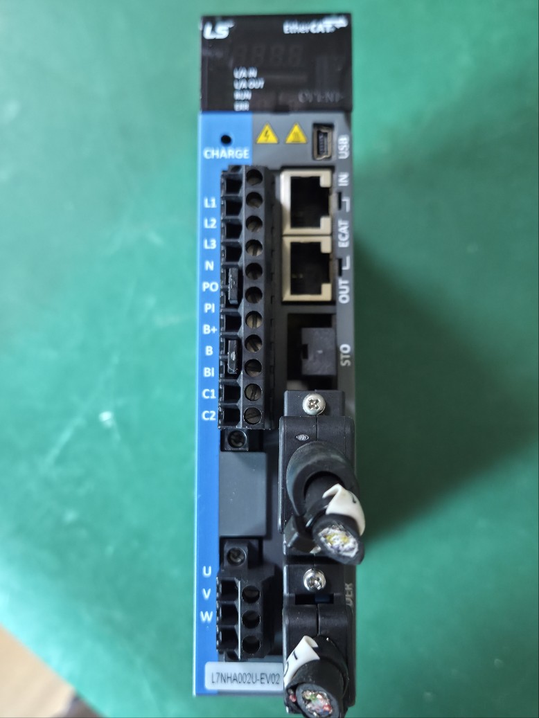 LS SERVO DRIVE L7NHA002U-EV02 (중고)