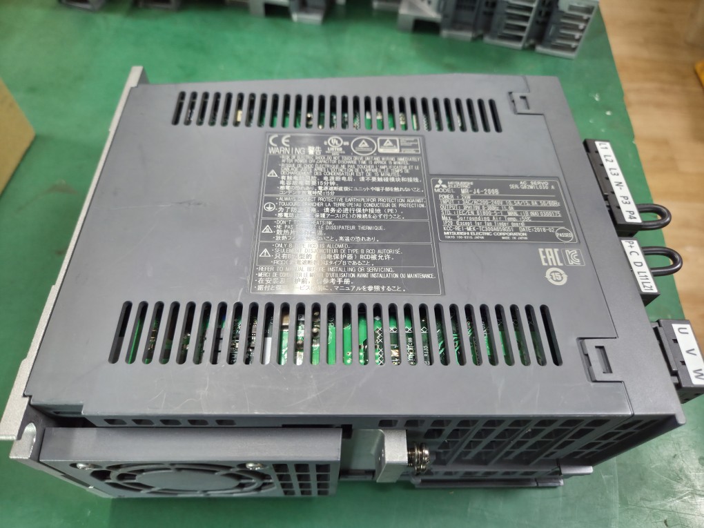 SERVO DRIVER MR-J4-200B (중고) 미쓰비씨 서보드라이버