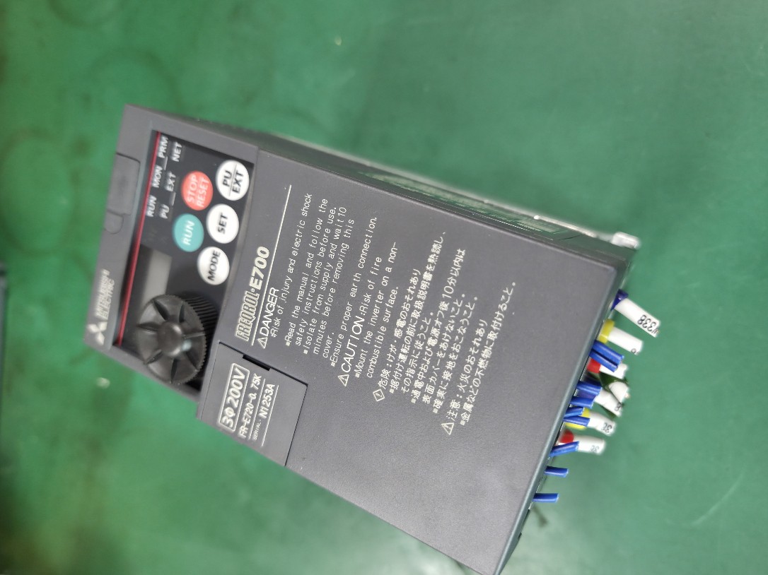 INVERTER FR-E720-0.75K (중고) 미츠비씨 인버터