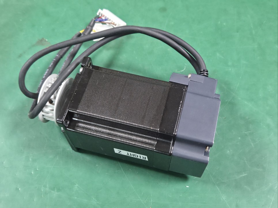 EZI-SERVO MOTOR EZM-56L-A-D8 (중고) 이지 서보 모타